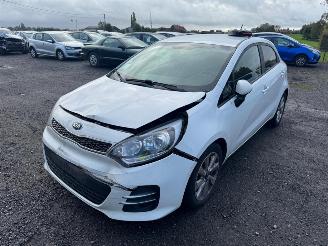 skadebil auto Kia Rio  2016/7