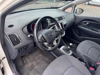 Kia Rio  picture 22
