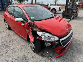 Peugeot 208  picture 3