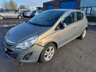 skadebil auto Opel Corsa D 2012/8