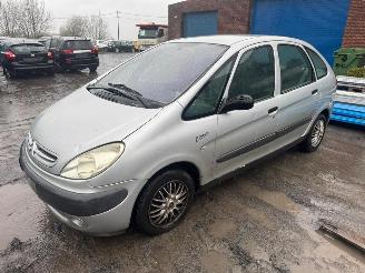 damaged passenger cars Citroën Xsara PICASSO 2003/5