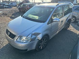 skadebil auto Volkswagen Touran  2006/6