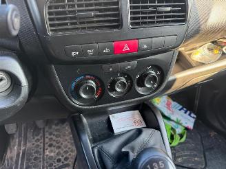 Opel Combo D picture 19