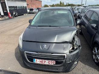 damaged passenger cars Peugeot 5008 I  STYLE 2014/4