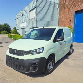 Vaurioauto  passenger cars Peugeot Partner  2021/5