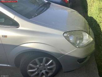 skadebil auto Opel Zafira B COSMO 2011/3