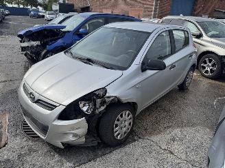 Damaged car Hyundai I-20 COMFORT 2011/10