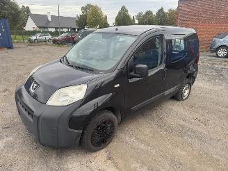 krockskadad bil auto Peugeot Bipper  2008/4