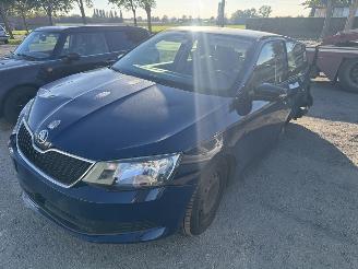 krockskadad bil auto Skoda Fabia  2017/10