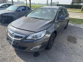 Damaged car Opel Astra  2011/12