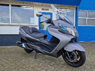 krockskadad bil motor Suzuki  AN 400 BURGMAN 2015/4