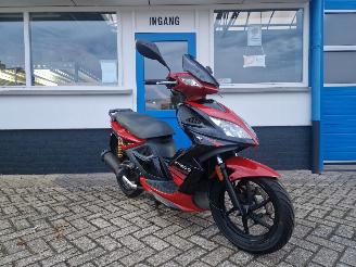 skadebil bromfiets Kymco  SUPER 8 45KM 2008/1