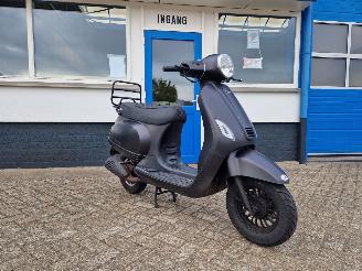 skadebil bromfiets GTS  DJJD CASHMERE 2025/9
