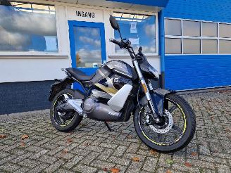 Super Soco  TSX STREETHUNTER picture 3