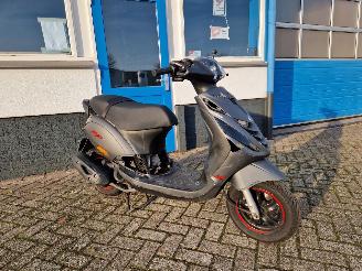 Piaggio  ZIP EURO 4 BROM 45KM picture 2
