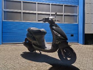 damaged scooters Piaggio  ZIP 2014/9