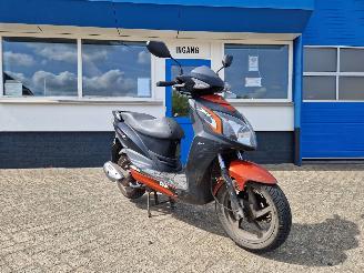 krockskadad bil bromfiets Sym  JET4 - 45KM 2017/1