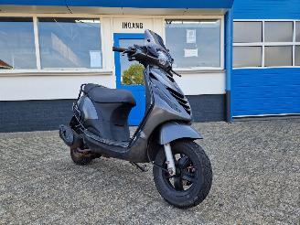 Piaggio  ZIP 45KM BROM SCOOTER picture 17