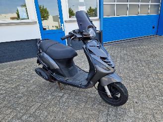 Piaggio  ZIP 45KM BROM SCOOTER picture 3