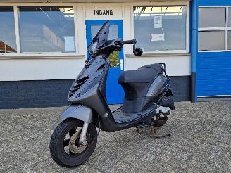 Piaggio  ZIP 45KM BROM SCOOTER picture 13