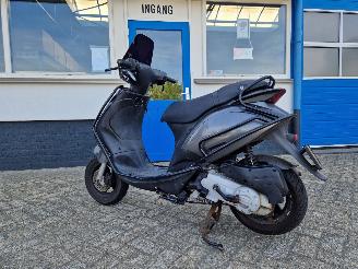 Piaggio  ZIP 45KM BROM SCOOTER picture 12