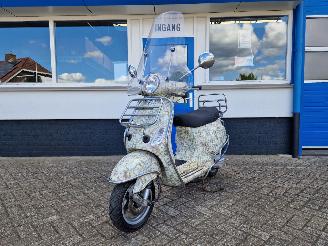 Vespa  LX50 B-ART SPECIAL MADE picture 12