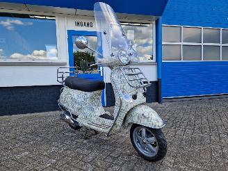 uszkodzony skutery Vespa  LX50 B-ART SPECIAL MADE 2007/5