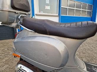 Vespa  LX 4T 4V TOURING picture 4