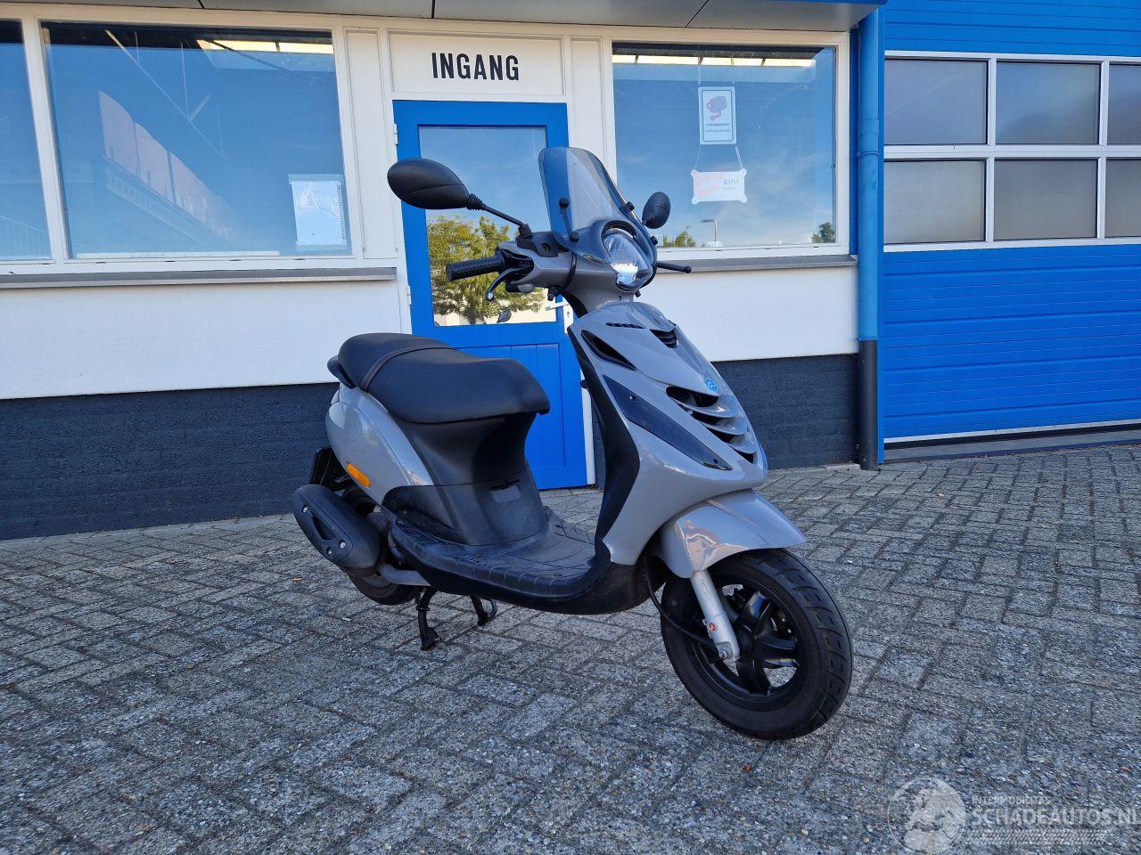 Piaggio  ZIP 45KM BROM E5