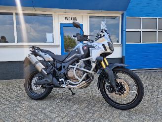 krockskadad bil motor Honda  CRF 1000 L , AFRICA TWIN 2017/10