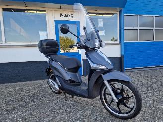 dañado ciclomotor Piaggio  LIBERTY I-GET C54 BROM 45KM 2016/10