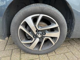 Peugeot 108 108, Hatchback, 2014 1.2 VTi 12V picture 14