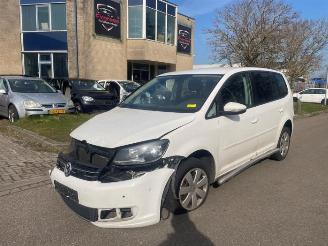 Uttjänta bilar auto Volkswagen Touran Touran (1T3), MPV, 2010 / 2015 2.0 TDI 16V 140 2013/4