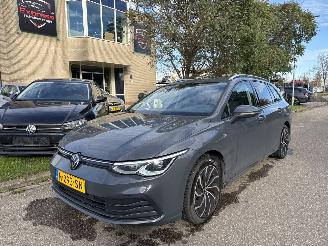 krockskadad bil auto Volkswagen Golf 1.0 eTSI Life Business 2021/1