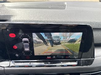 Volkswagen Golf 1.5 eTSI R-Line Business picture 14