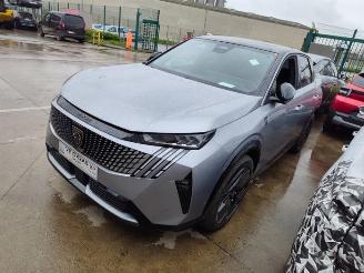 Vrakbiler auto Peugeot 3008 3008 III, MPV, 2023 e-3008 210 73 kWh 2025
