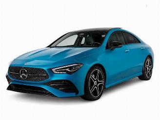 Vrakbiler auto Mercedes Cla-klasse CLA (118.3), Sedan, 2019 1.3 CLA-180 Turbo 16V 2025/11