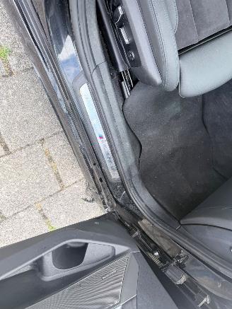 BMW 3-serie 320e M SPORT NAP PANO picture 13
