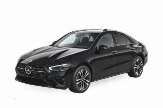 Vrakbiler auto Mercedes Cla-klasse CLA (118.3), Sedan, 2019 1.3 CLA-180 Turbo 16V 2025/4