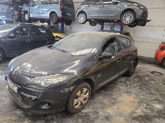 damaged passenger cars Renault Mégane  2012/2