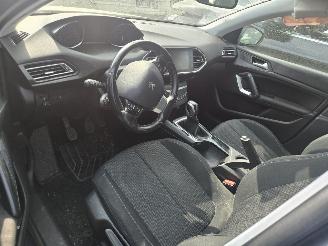 Peugeot 308  picture 4