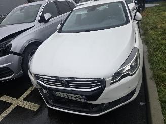 krockskadad bil auto Peugeot 508  2014/9