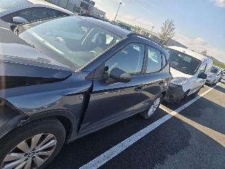 Seat Arona 1.0 tsi picture 3