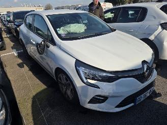 skadebil auto Renault Clio TCE90 2021/11