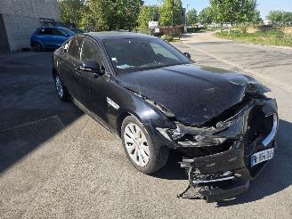 skadebil auto Jaguar XE 2.0D 2016/3