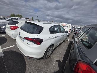 skadebil auto Fiat Tipo  2017/10
