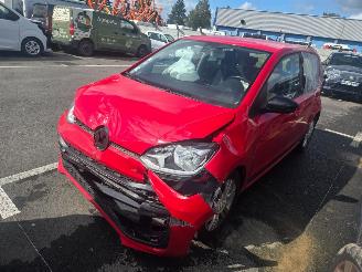 krockskadad bil auto Volkswagen Up!  2015/10