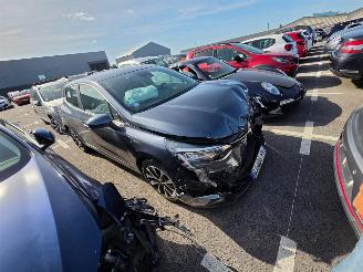 skadebil bromfiets Renault Clio  2022/9