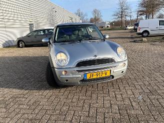 Mini One 1.6 16V One Hatchback  Benzine 1.598cc 66kW (90pk) FWD picture 4