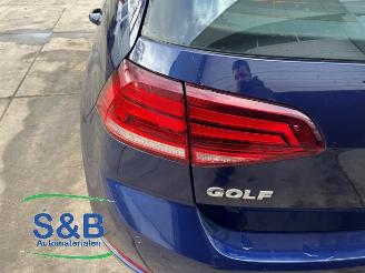 Volkswagen Golf  picture 21